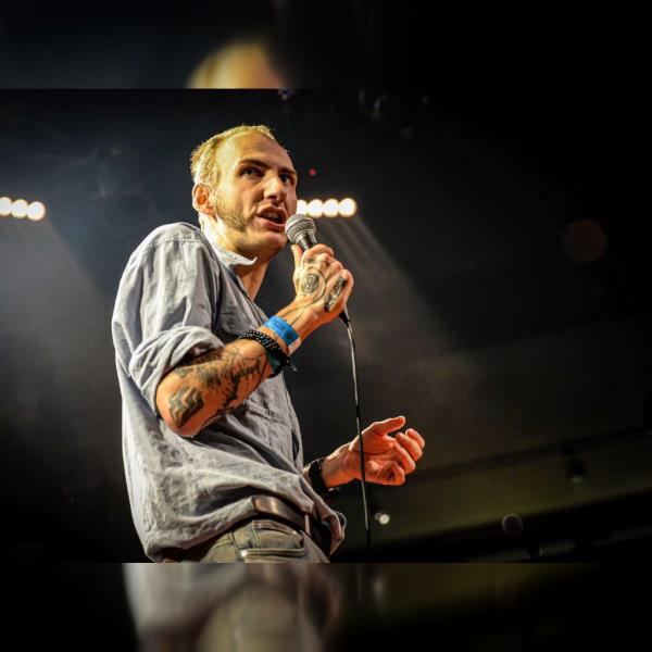 Anatol Svahilec sólo slam poetry