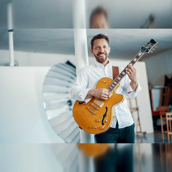 Jazz Dialogue: Libor Šmoldas & guest