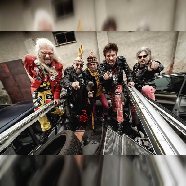 Visací Zámek: 44. narozeniny