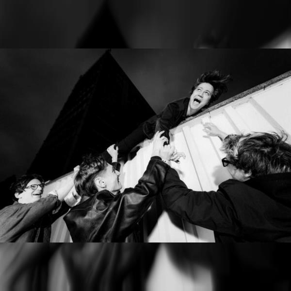 Pulz: I Love You Honey Bunny + Special Guest