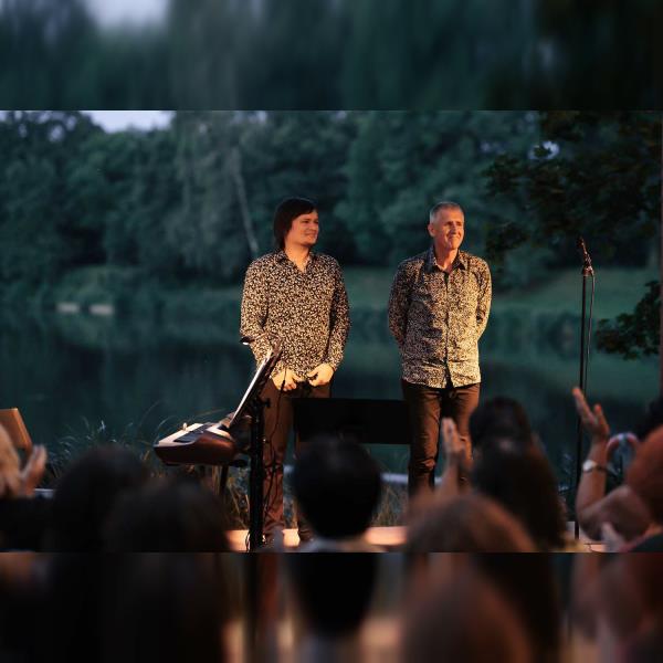 Martin Růža s klavírním doprovodem