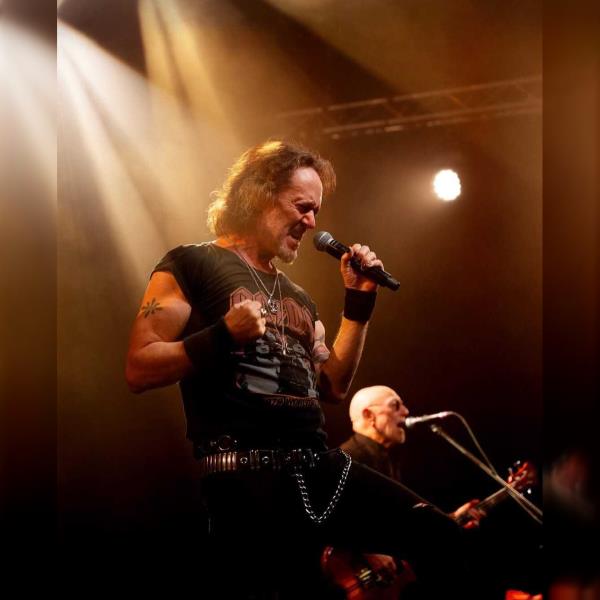 Carl Sentance – Voice of Nazareth