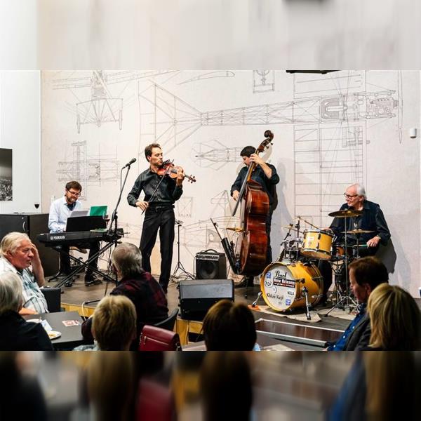 Nedělní dixie: Pavel Švestka Swing Quartet