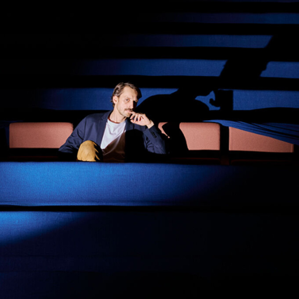 BEZ ROUCHA, Divadlo v Dlouhé