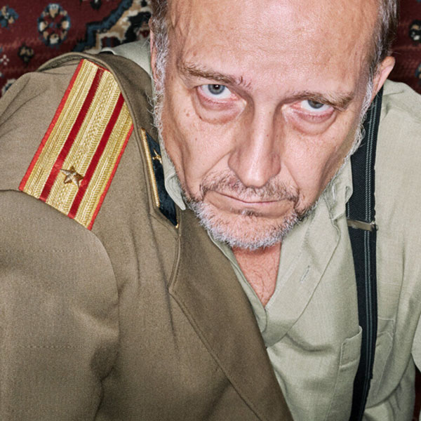 KONEC RUDÉHO ČLOVĚKA, Divadlo v Dlouhé