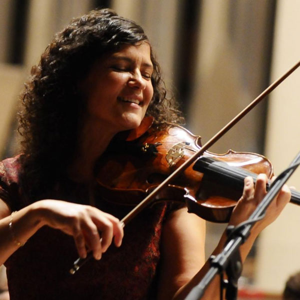 Iva Bittová & Petr Pavlinec + sbory ZUŠ