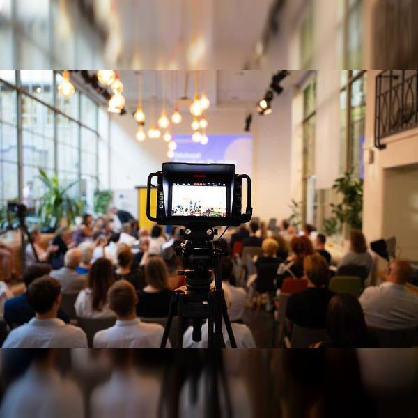 Společnost 4.0: Instituce v době algoritmů