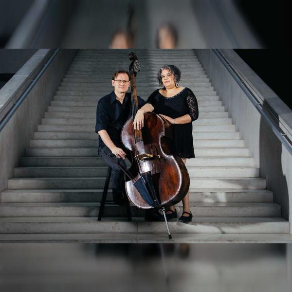 Ridina Ahmedová a Petr Tichý: Hlaskontrabas