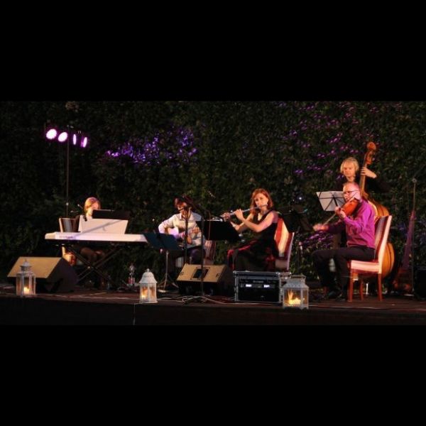 SLAVNÉ FILMOVÉ MELODIE ČESKÉ I SVĚTOVÉ