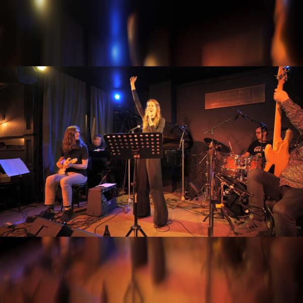 Lena Heldi & band