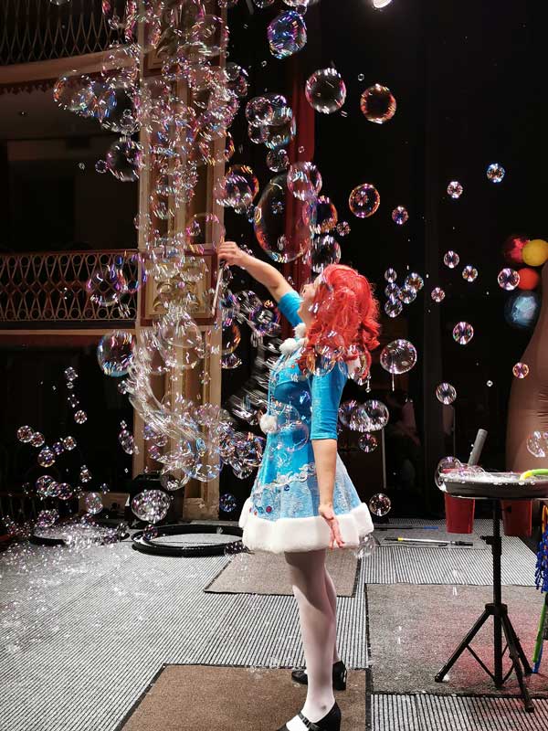 picture Divadlo mýdlových bublin: TAJEMSTVÍ BUBLINY ŠTĚSTÍ