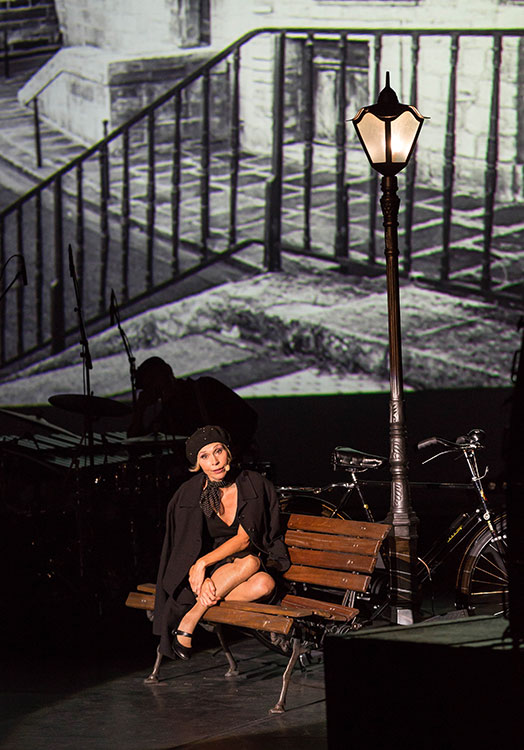 picture PIAF! THE SHOW