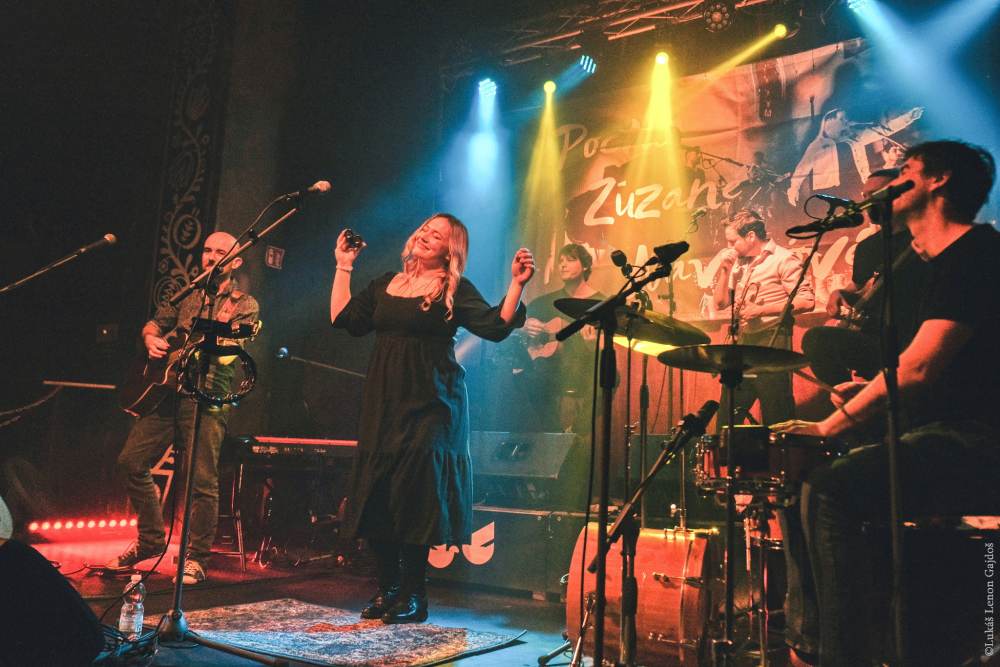 picture POCTA ZUZANĚ NAVAROVÉ - Kulturní léto v Dolní Lomné