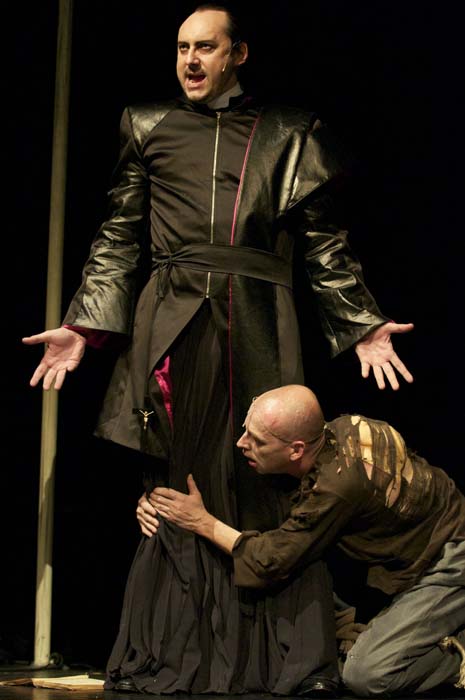 picture QUASIMODO - zvoník z katedrály Notre Dame